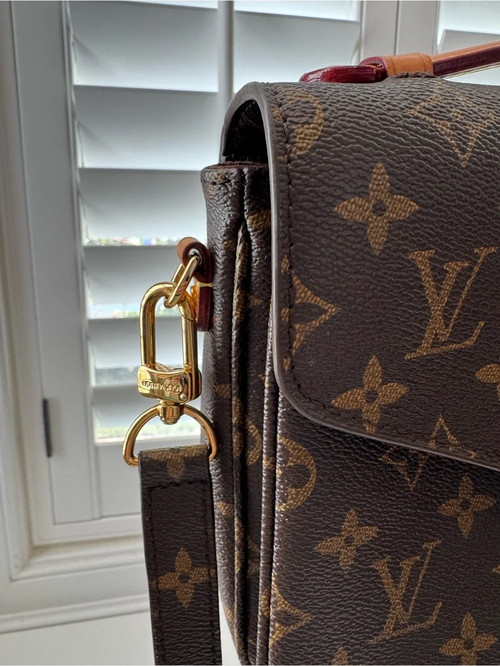 Louis Vuitton Pochette Métis Monogram Canvas Crossbody Satchel
